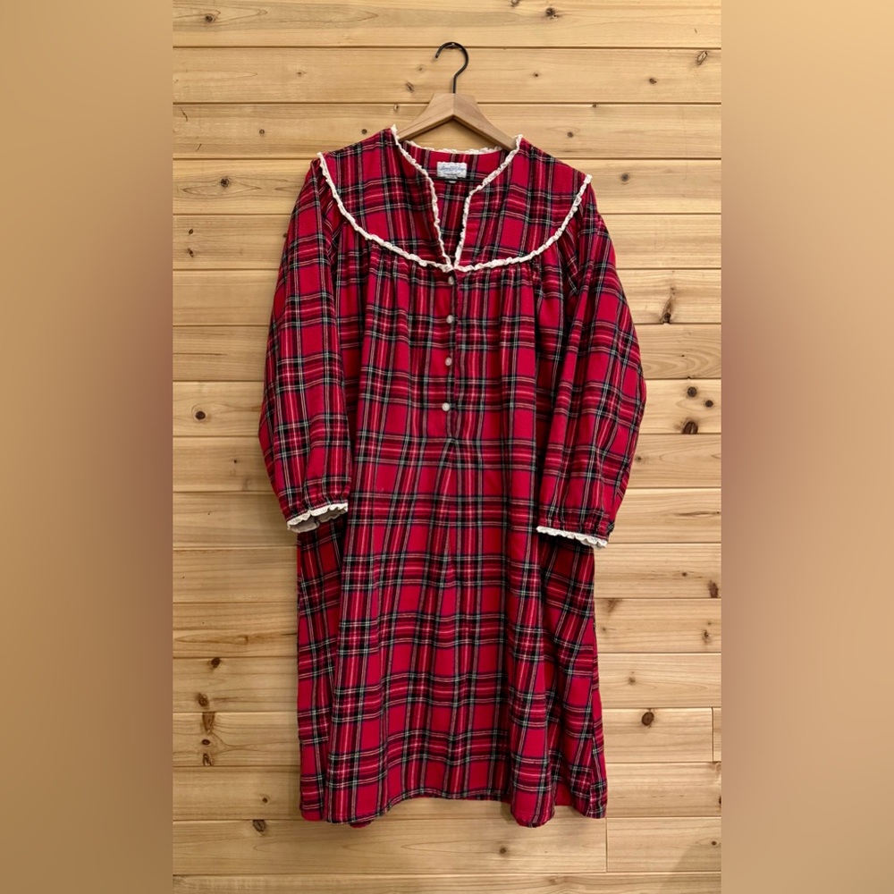 Lanz Of Salzburg Large Cotton Red Black Plaid Long Sleeve Flannel Nightgown